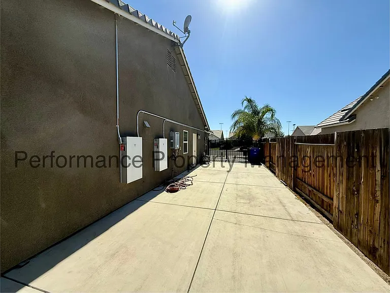 9024 Selma St — Photo 19