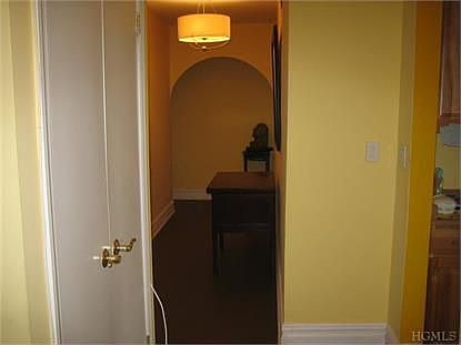 5th image of 10 Nosband Ave APT 4G