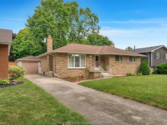 3rd image of 126 Partridge Cres