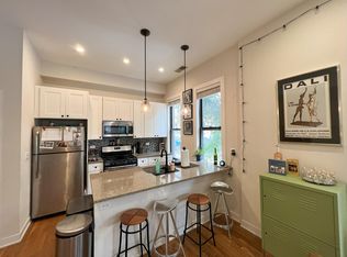 2916 N Broadway St #9, Chicago, IL 60657