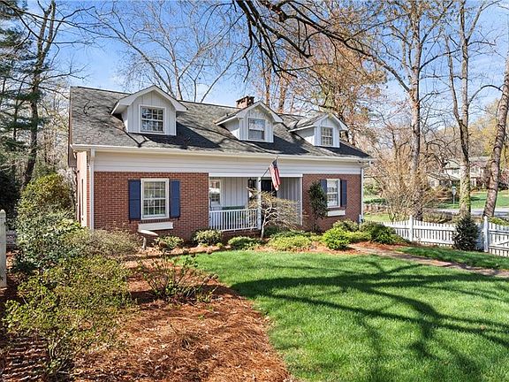 2nd image of 650 Nokomis Ct