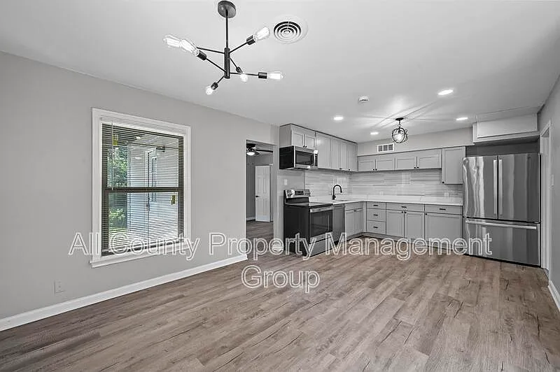 3 bed, 3.0 bath, 1623 sqft, $2,595 — Photo 3