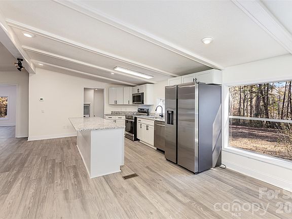 4th image of 130 Old Lowesville Rd