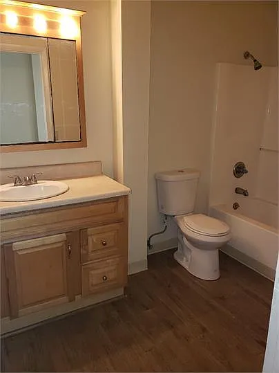 204 Grand Ave #2 — Photo 27