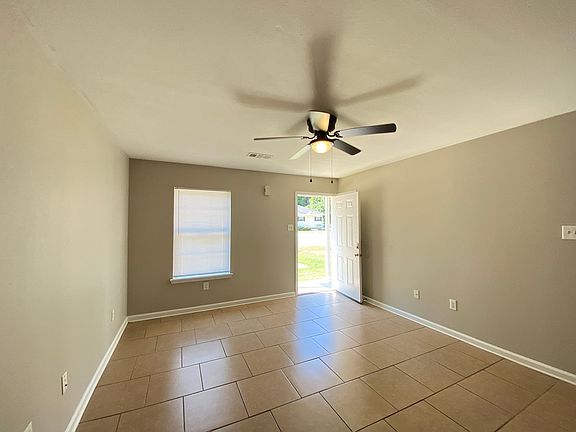 4th image of 321 Clint Rd #B