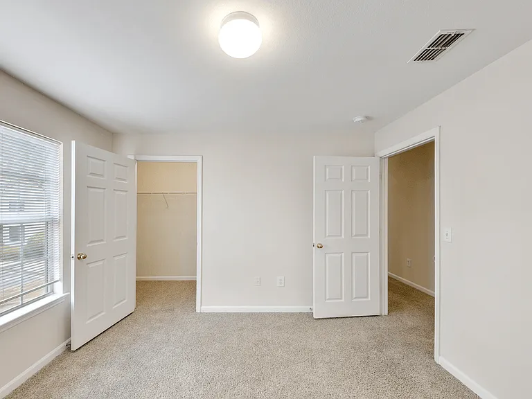 Harbor Creek Apartments — Photo 45