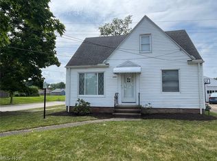 4458 Outlook Dr, Brooklyn, OH