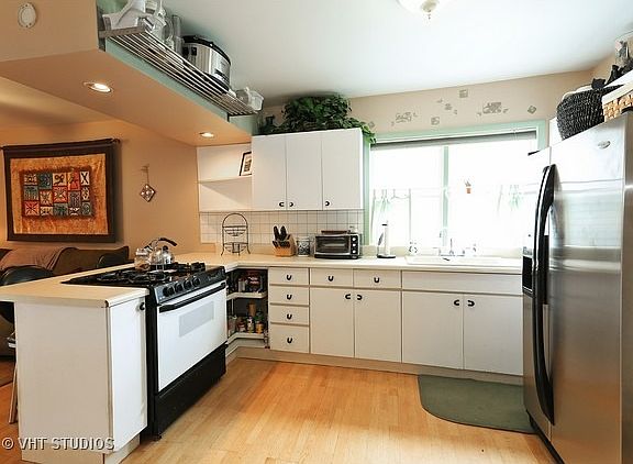 3rd image of 3734 N Osceola Ave