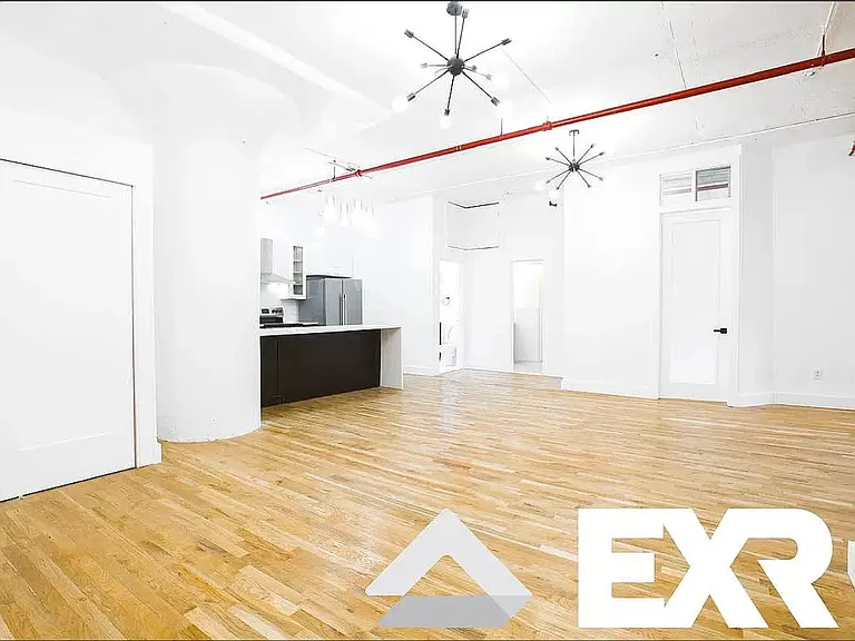 315 Berry St #107 — Photo 2