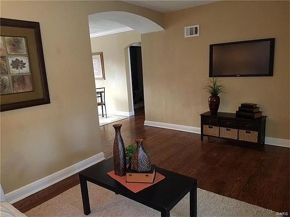 4th image of 8728 White Ave