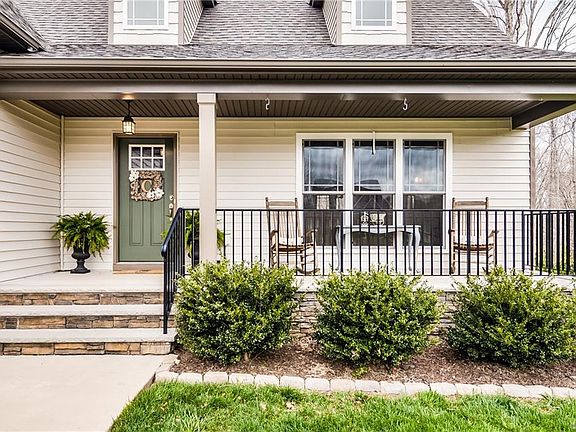 3rd image of 6122 Antler Hill Ct