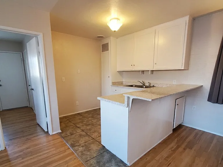 1664 Thomas Ave — Photo 8