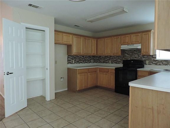 3rd image of 3428 Cobblestone Dr