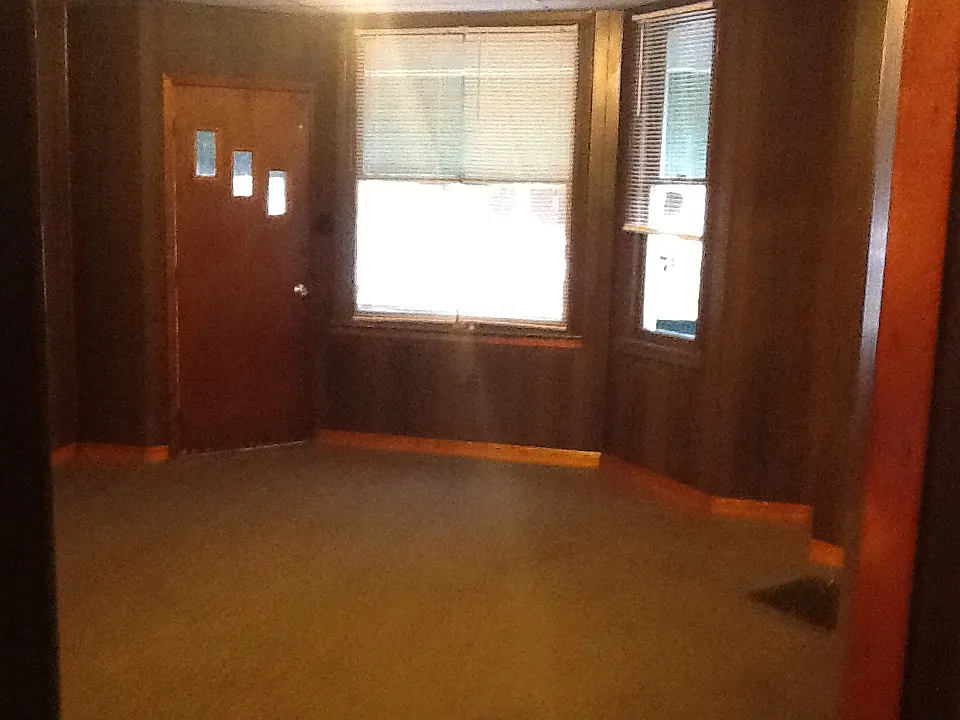 2 bed, 1000 sqft, $700 — Photo 2