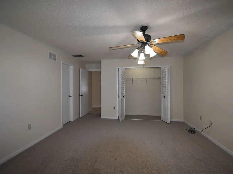 1039 Branchwood Dr — Photo 10
