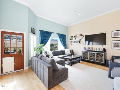 5241 Colodny Dr UNIT 104, Agoura Hills, CA, 91301