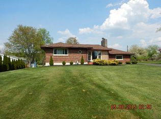 660 N Keel Ridge Rd, Hermitage, PA 16148