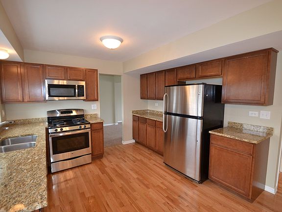 3rd image of 1300 Woodlake Dr