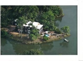 5869 Inlet Ln, Gloucester, VA 23061