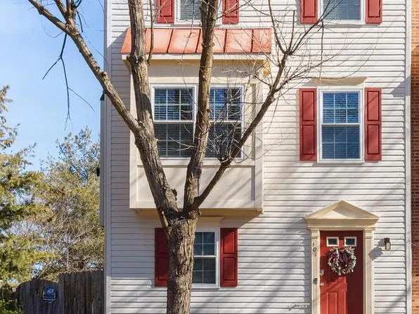 101 Bonair St, Fredericksburg, VA 22405