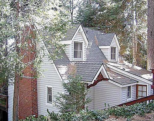 1st image of 647 Victoria Ct