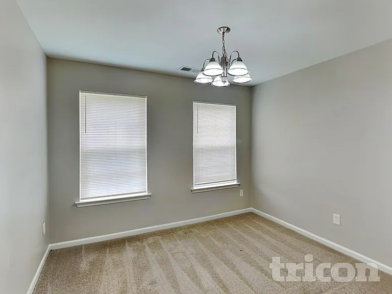 106 Newport Dr — Photo 4