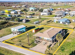 970 Wommack Dr, Crystal Beach, TX 77650