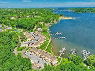 265 Bay Village Dr, Rochester, NY 14609