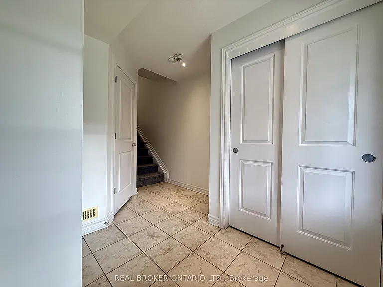 66 Fallengale Cres — Photo 5