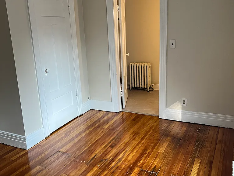 33-35 Oakland St — Photo 9