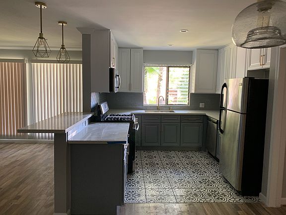 5th image of 1275 Havenhurst Dr APT 2