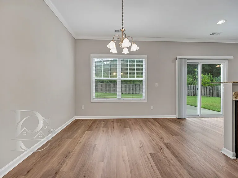 122 Drummond Way — Photo 15