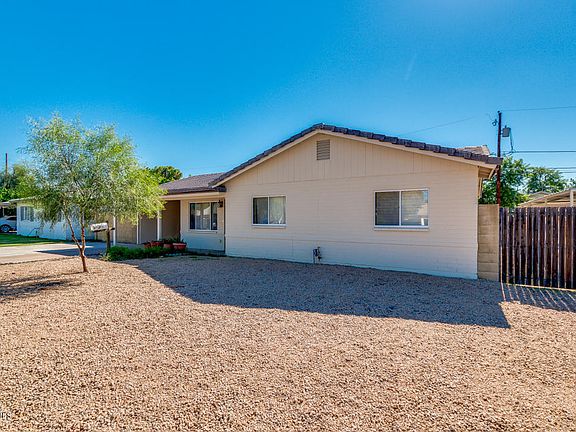 3rd image of 2519 E Meadowbrook Ave