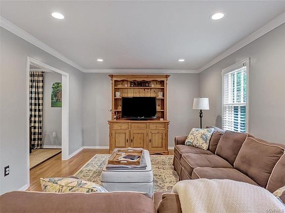 4th image of 8205 Westdale Ln