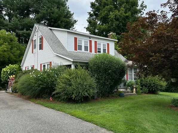373 College Hwy, Southwick, MA 01077