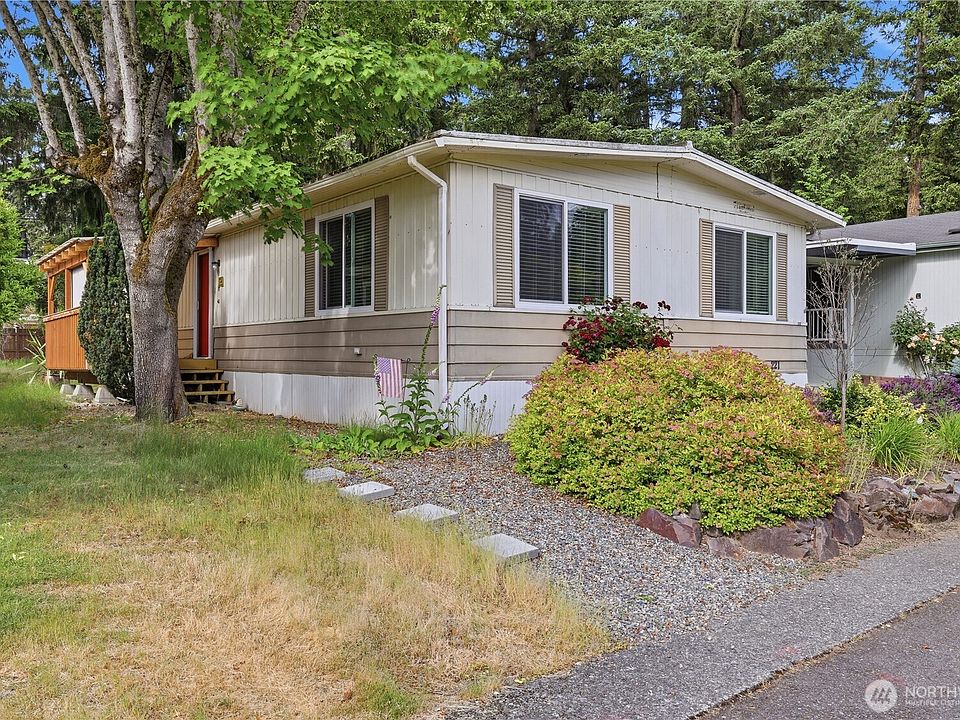 1st image of 18425 NE 95th Street #221