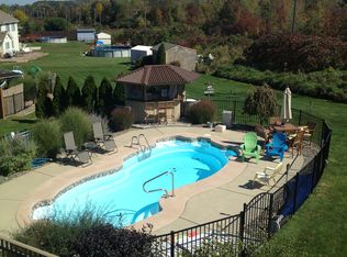 6055 Margaret Ann Dr, Lake View, NY 14085