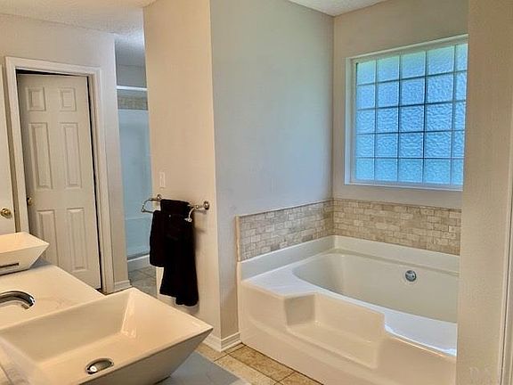4th image of 4804 Jaimee Leigh Dr