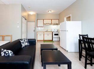 124 Main St #8, Cambridge, ON N1R 1V7