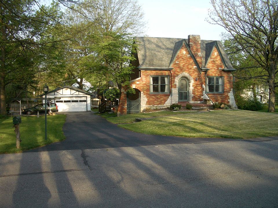 2nd image of 8709 General Grant Ln