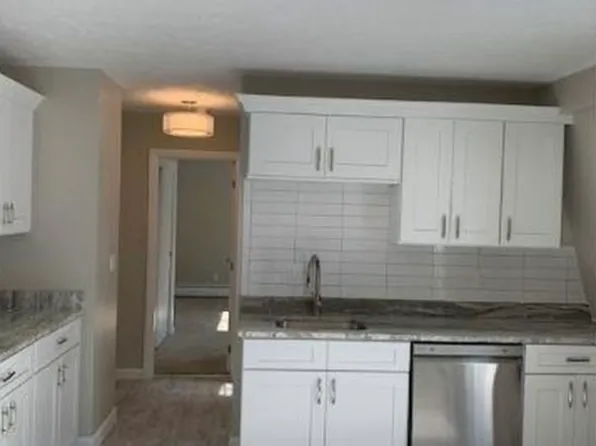 2 Jacob Ave #2, Hooksett, NH 03106