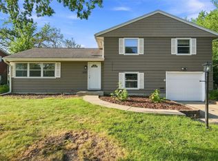 1527 29th St NE, Cedar Rapids, IA 52402
