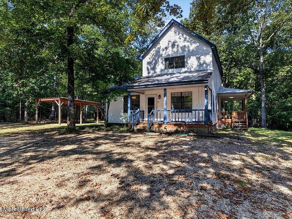 1st image of 51 Piney Woods Ln