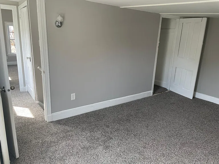 300 E Montgomery Ave — Photo 1