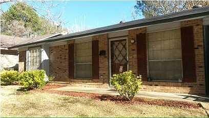 1st image of 134 W Woodcrest Dr