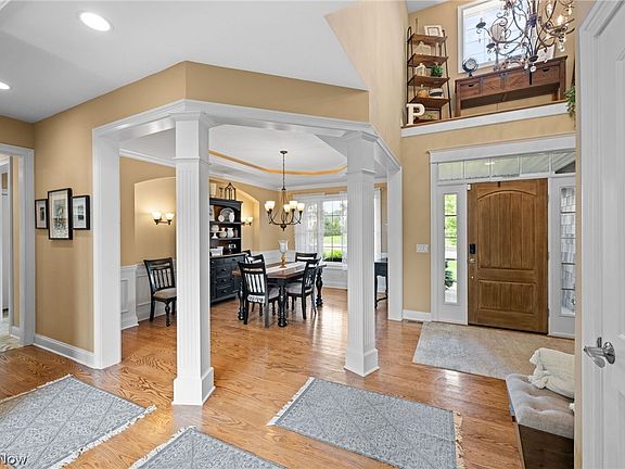 4th image of 215 Hawks Nest Dr