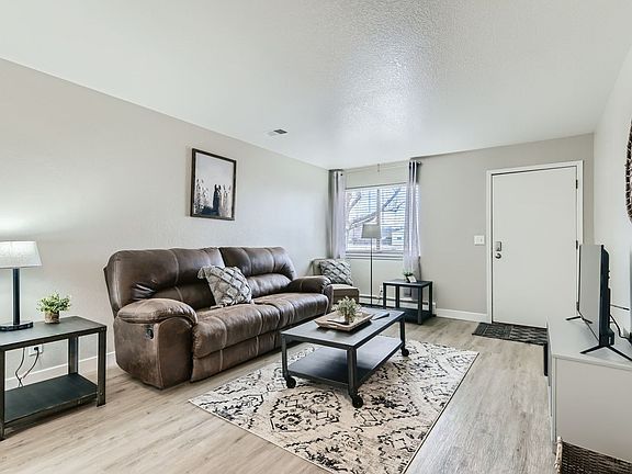 2nd image of 2622 9th Ave #1