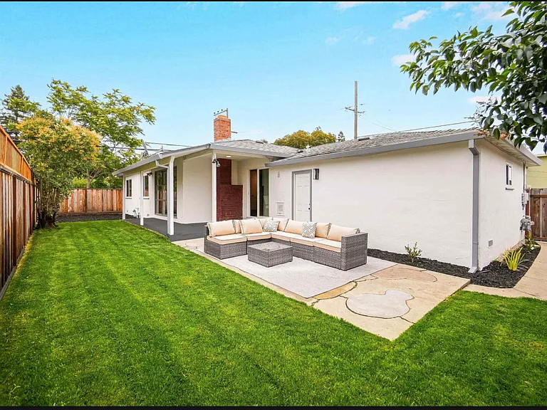 7 Newhall St — Photo 41