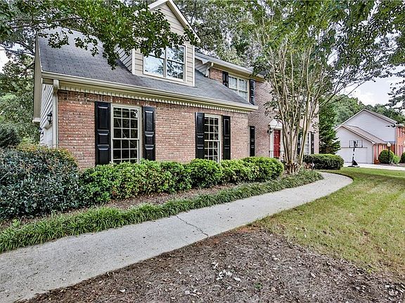 3rd image of 3867 Laurel Crest Dr