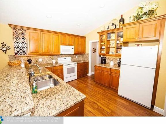 3rd image of 4352 NW 73rd Way